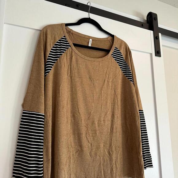 NWOT Bathrins Athletic Top Size XL - Picture 2 of 6